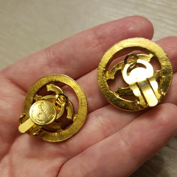 Chanel Vintage Strass Crystal Interlocking CC Clip-On Earrings - Picture 7 of 11